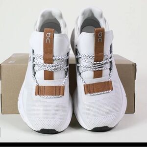 On Running Couldnova Womens Size 8.5 White Pearl